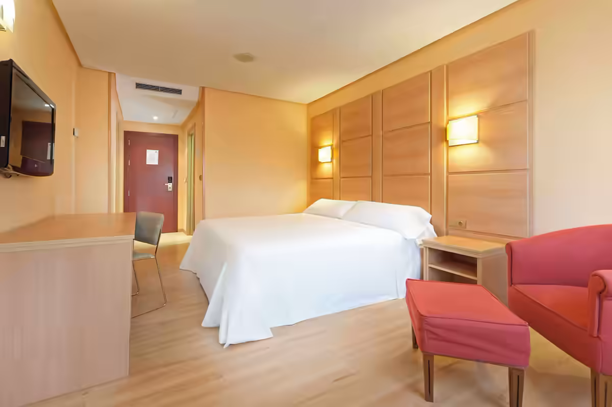 Hotel Puertollano guest room 3
